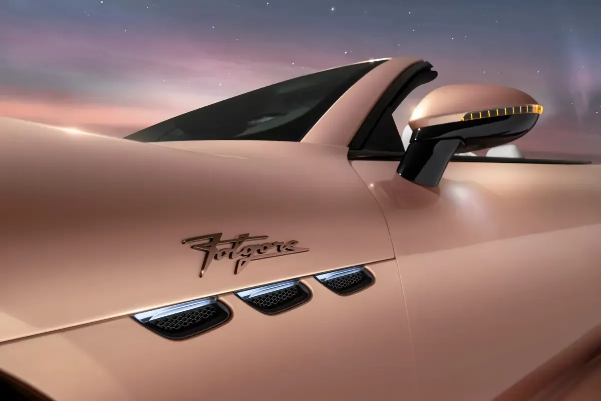 Elettronauti - Maserati GranCabrio Folgore - Rose Gold - Esterno - Vista anteriore a tre quarti