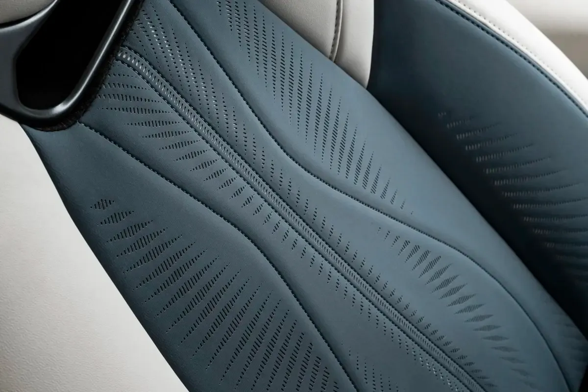 Elettronauti - Maserati GranCabrio Folgore - Rose Gold - Cerchio - Vista laterale