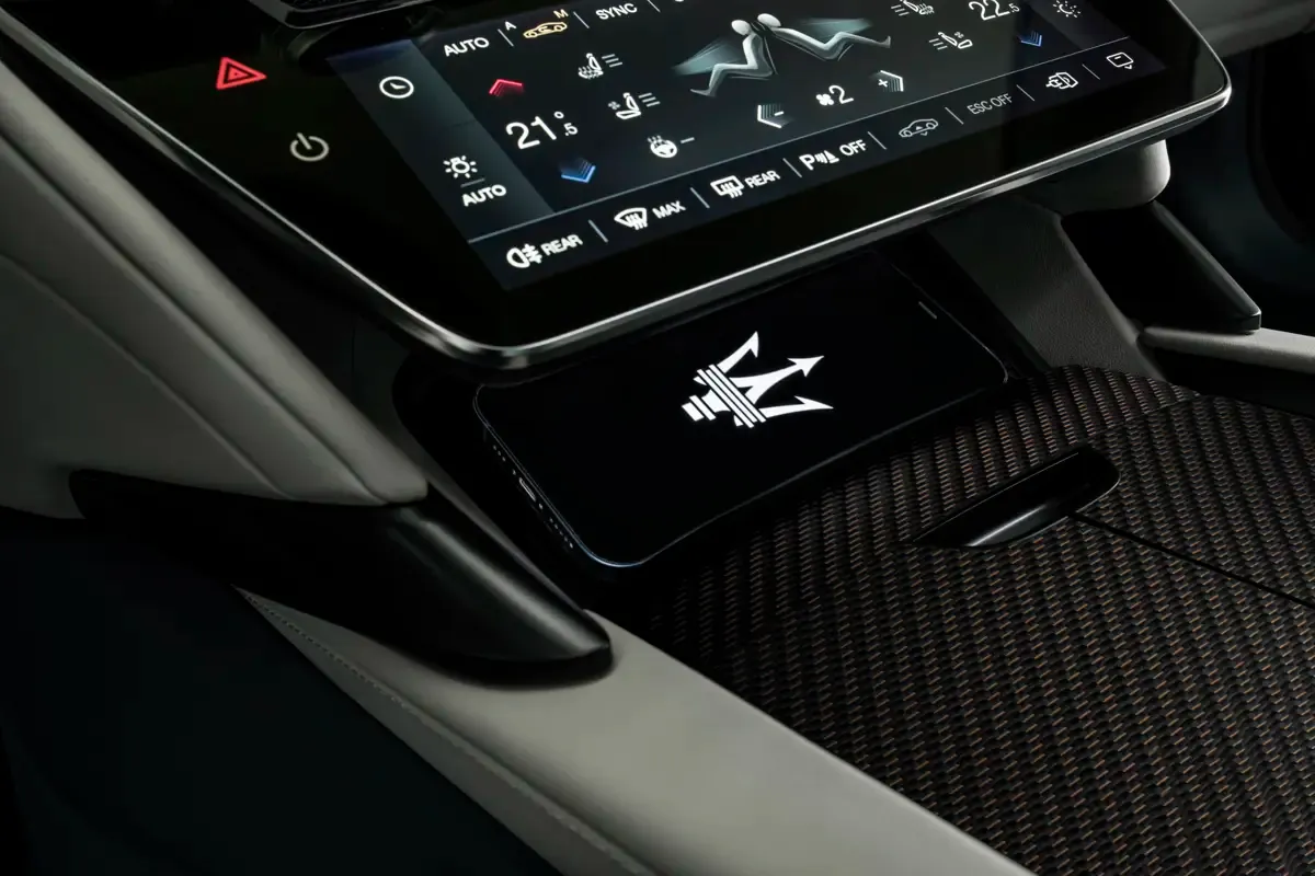 Elettronauti - Maserati GranTurismo Folgore - Bronze - Esterno - Vista anteriore a tre quarti