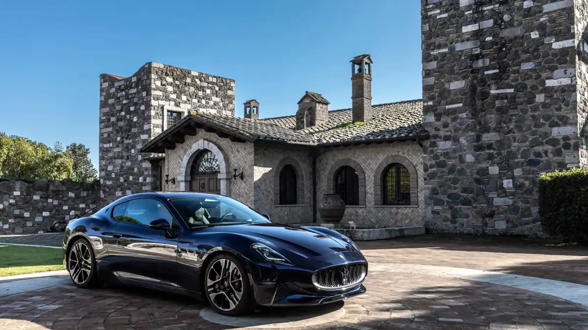 Elettronauti - Maserati GranTurismo Folgore - Copper - Esterno - Vista anteriore a tre quarti
