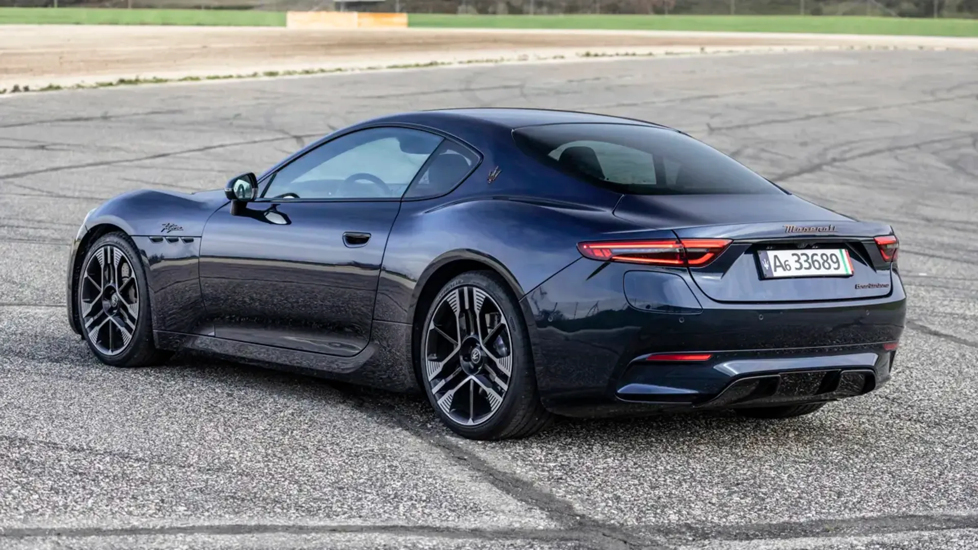 Elettronauti - Maserati GranTurismo Folgore - Copper - Esterno - Vista anteriore a tre quarti