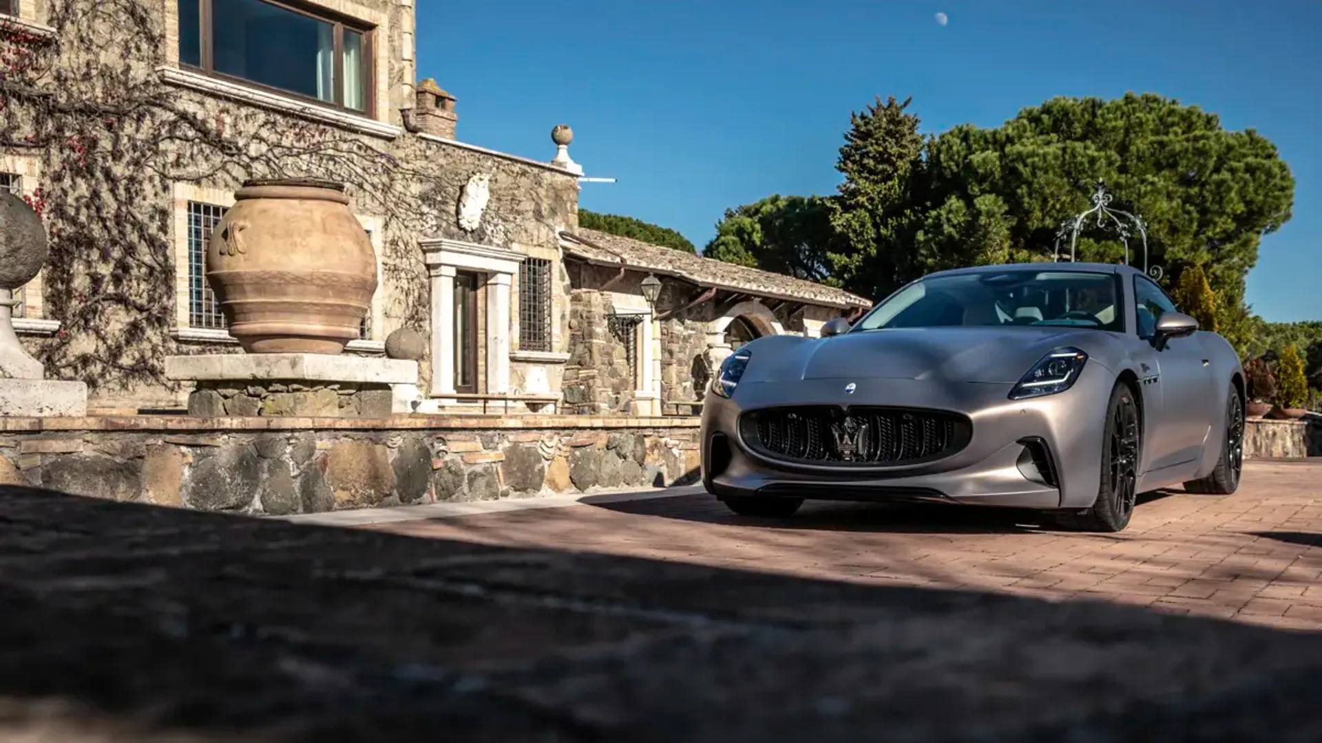Elettronauti - Maserati GranTurismo Folgore - Copper - Esterno - Vista anteriore a tre quarti