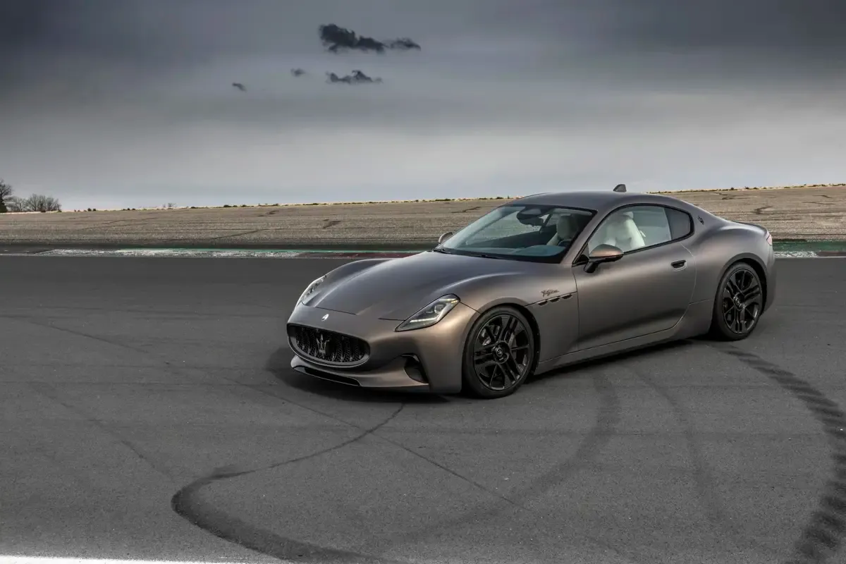 Elettronauti - Maserati GranTurismo Folgore - Copper - Esterno - Vista anteriore a tre quarti