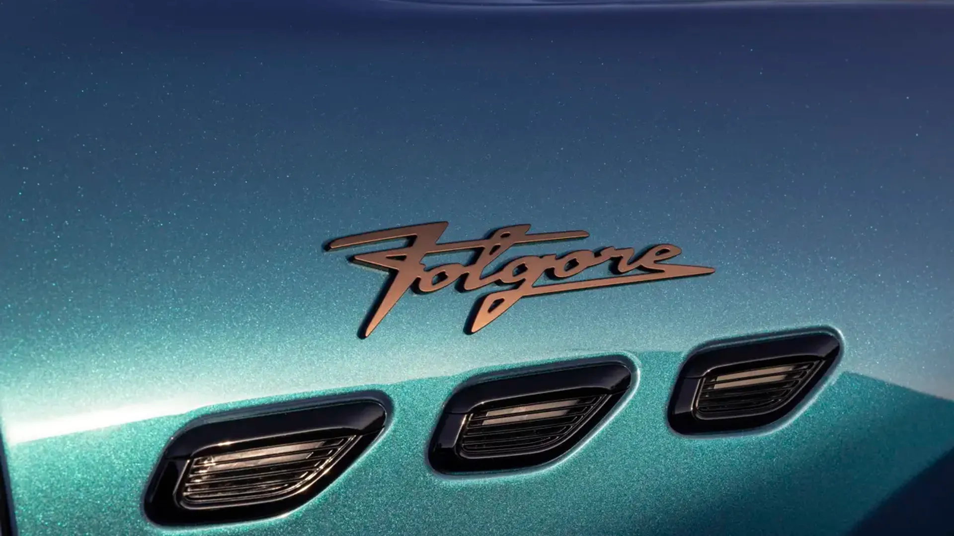 Elettronauti - Maserati Grecale Folgore - Copper - Esterno - Vista anteriore a tre quarti