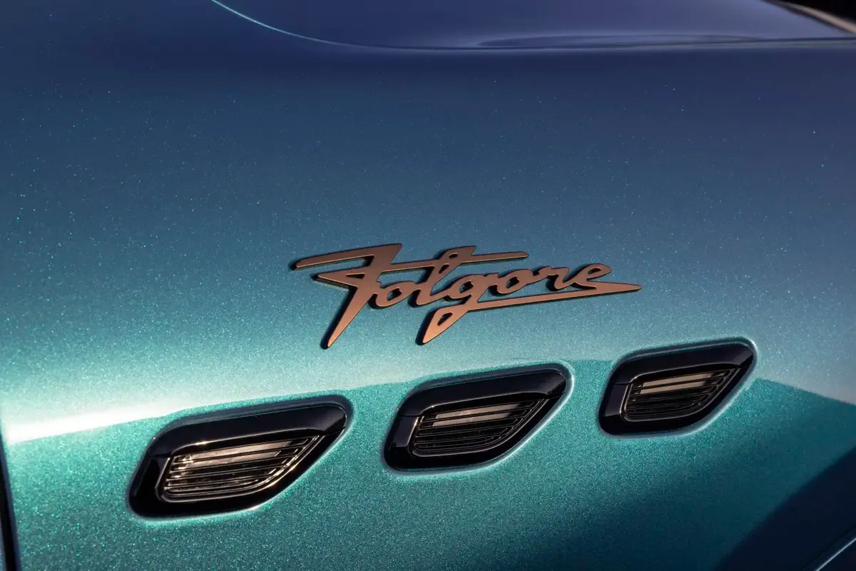 Elettronauti - Maserati Grecale Folgore - Copper - Esterno - Vista anteriore a tre quarti