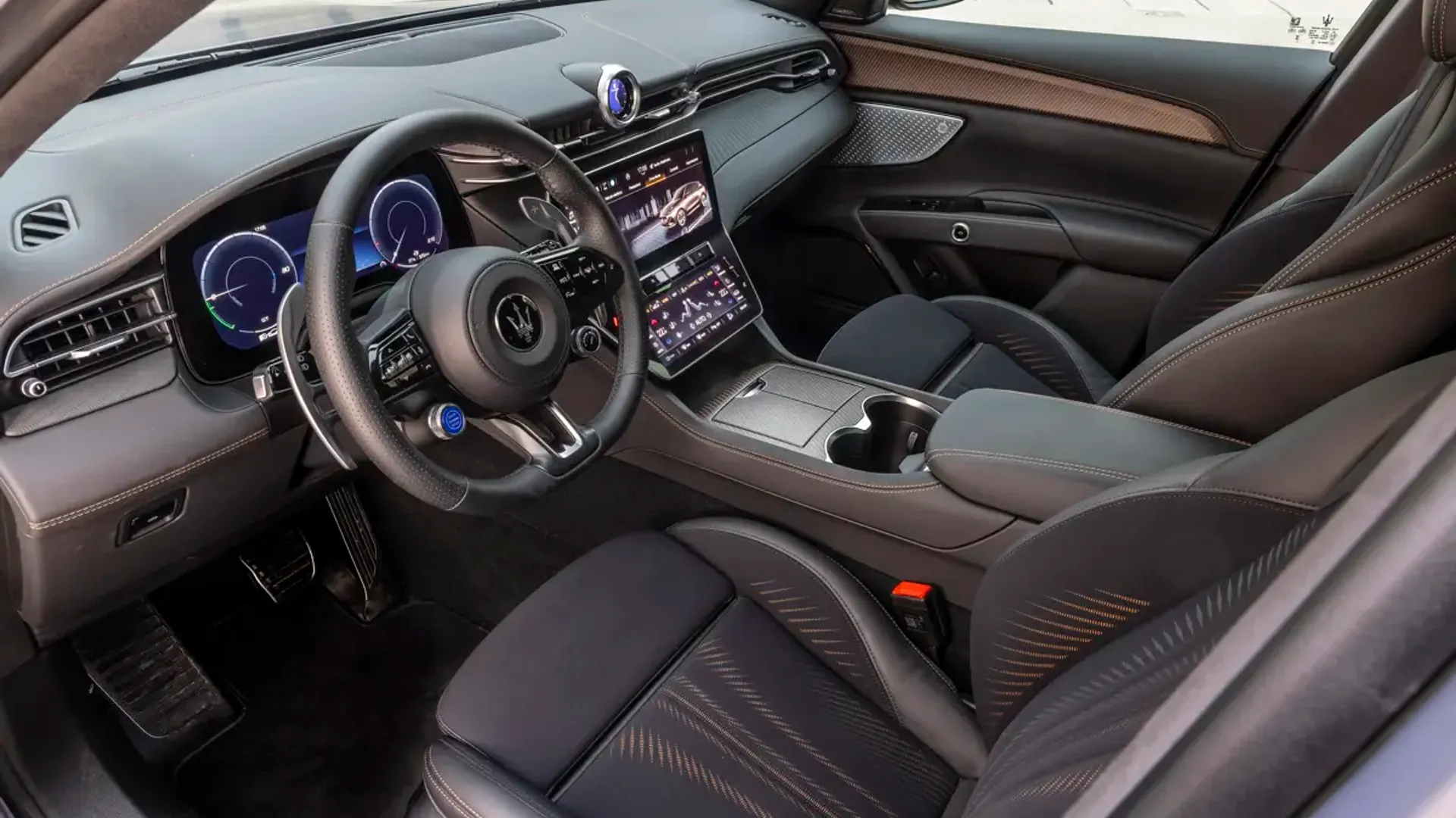 Elettronauti - Maserati Grecale Folgore - Interni - Vista della plancia