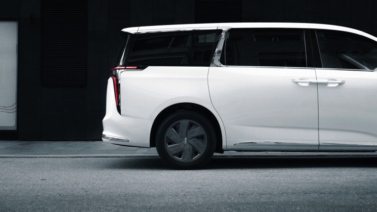 Maxus MIFA 9