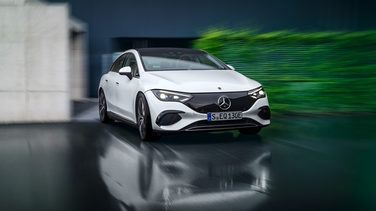 Mercedes-Benz EQE 300 (MY25)