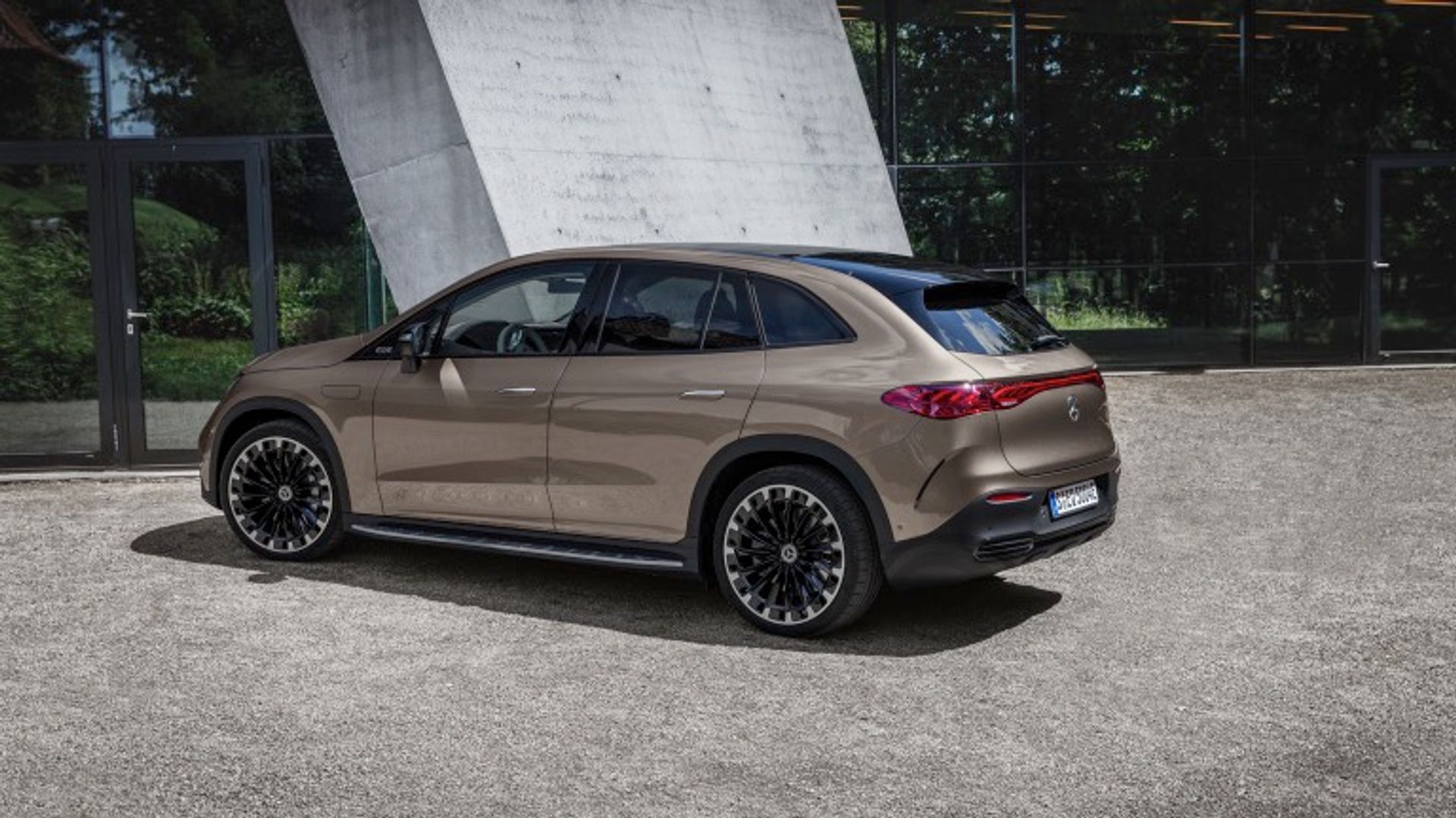 Mercedes-Benz EQE SUV 300 (MY25)