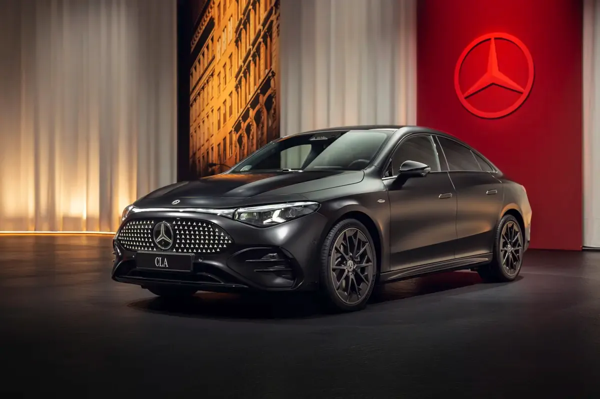 Elettronauti - Mercedes-Benz CLA 350 4MATIC - Rosso - Esterno - Vista anteriore a tre quarti