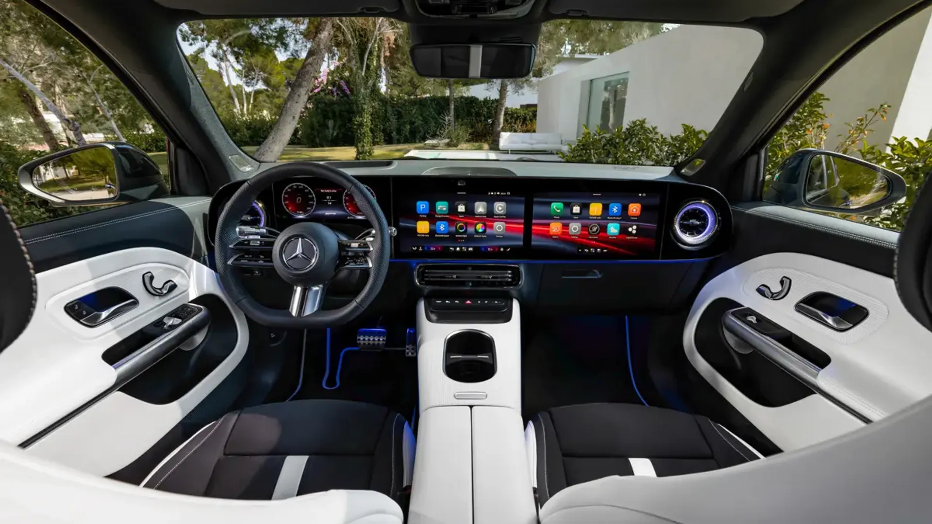 Elettronauti - Mercedes-Benz EQB 250+ - Interni - Sedili anteriori