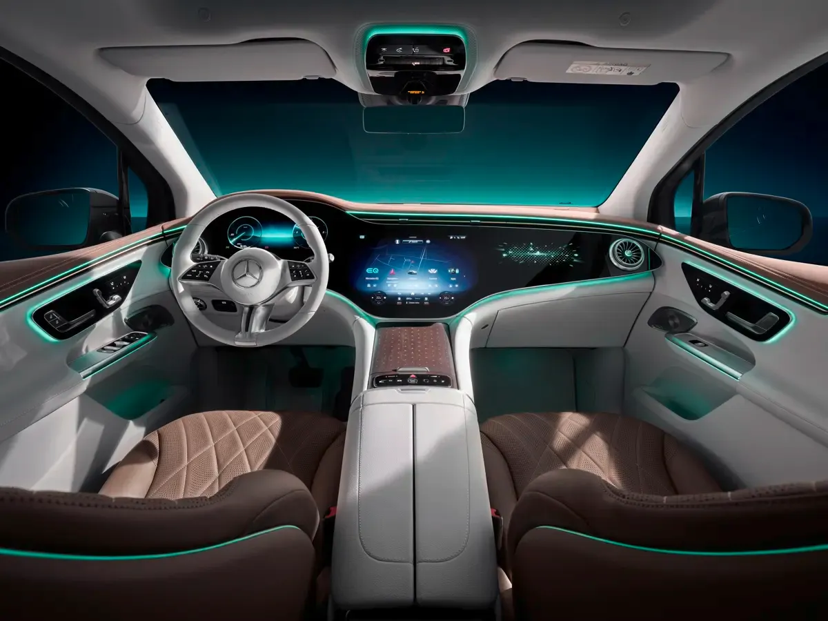 Elettronauti - Mercedes-Benz EQE SUV 350 4MATIC - Plancia - Vista della plancia