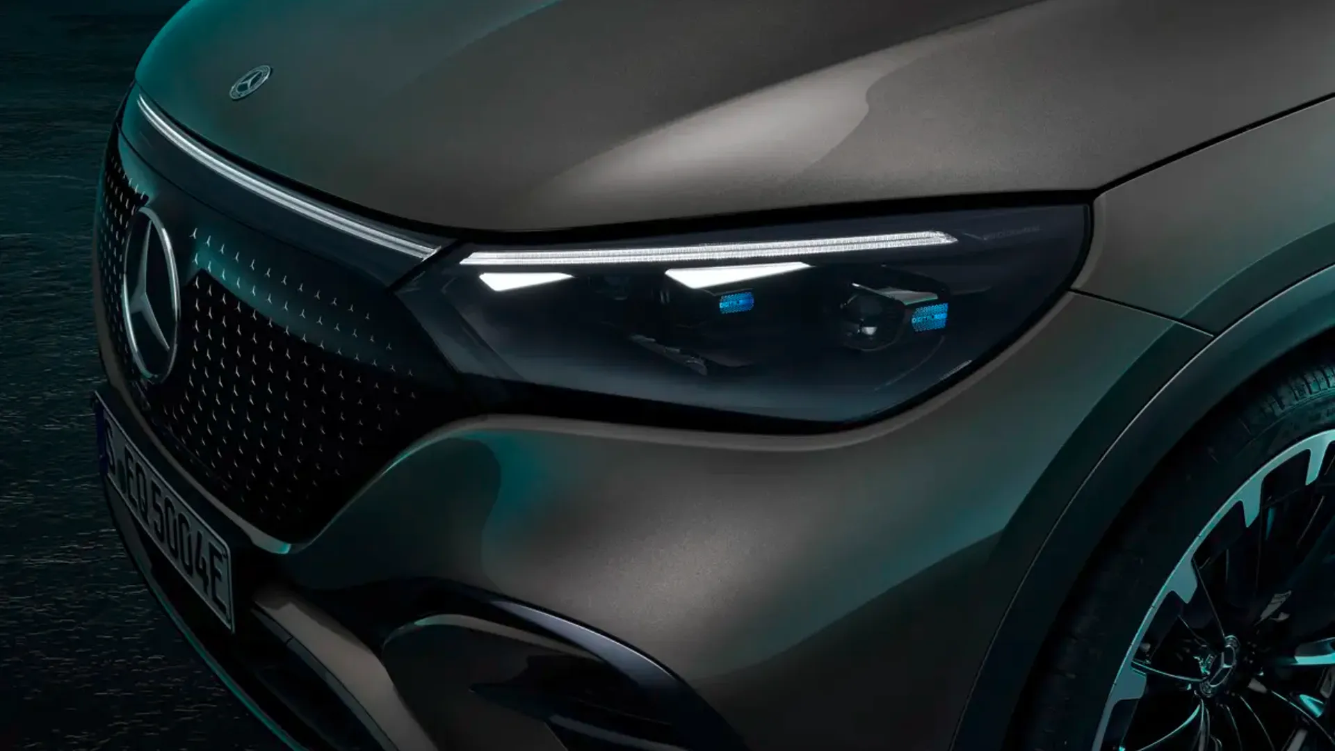 Elettronauti - Mercedes-Benz EQE SUV 350 4MATIC - Grigio - Esterno - Vista anteriore a tre quarti