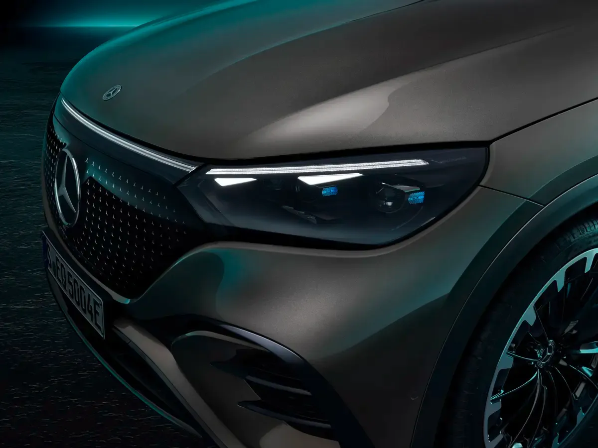 Elettronauti - Mercedes-Benz EQE SUV 350 4MATIC - Grigio - Esterno - Vista anteriore a tre quarti