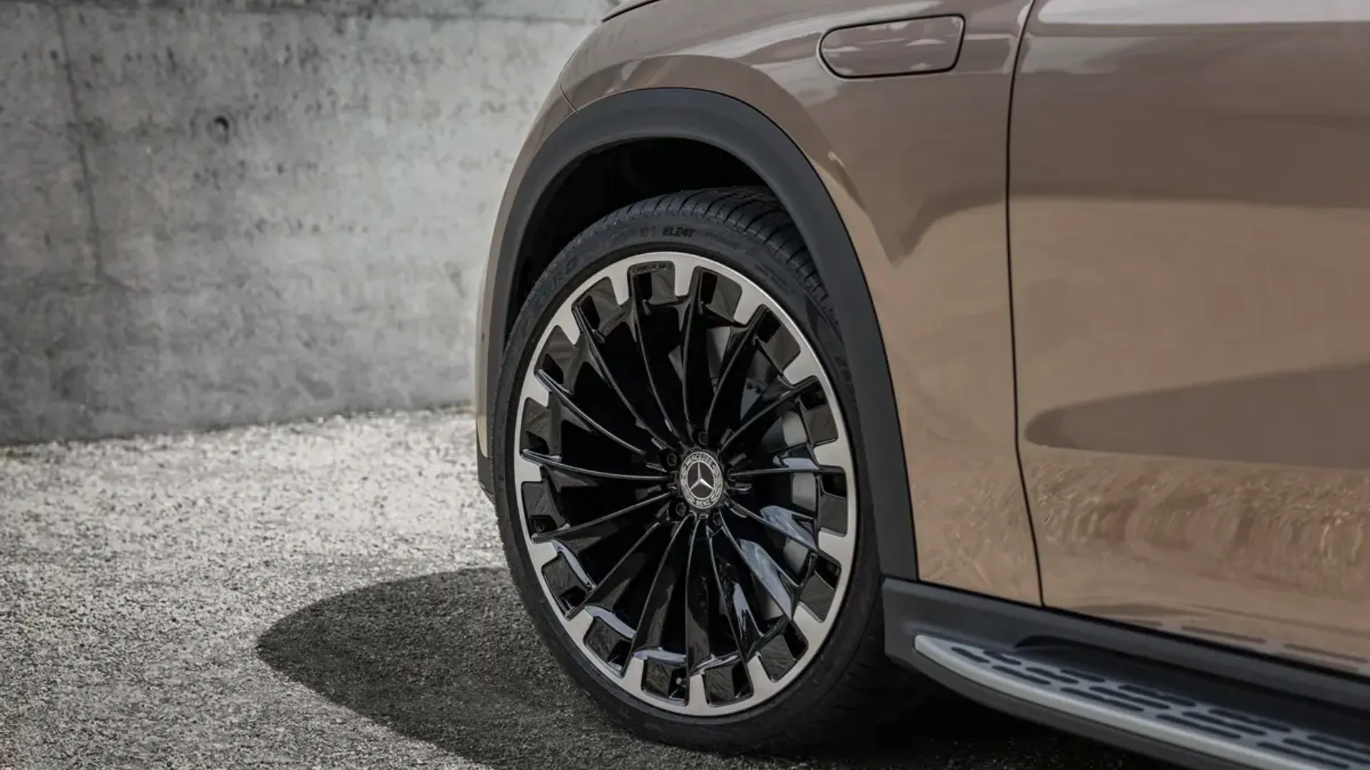 Elettronauti - Mercedes-Benz EQE SUV 350 4MATIC - Cerchio