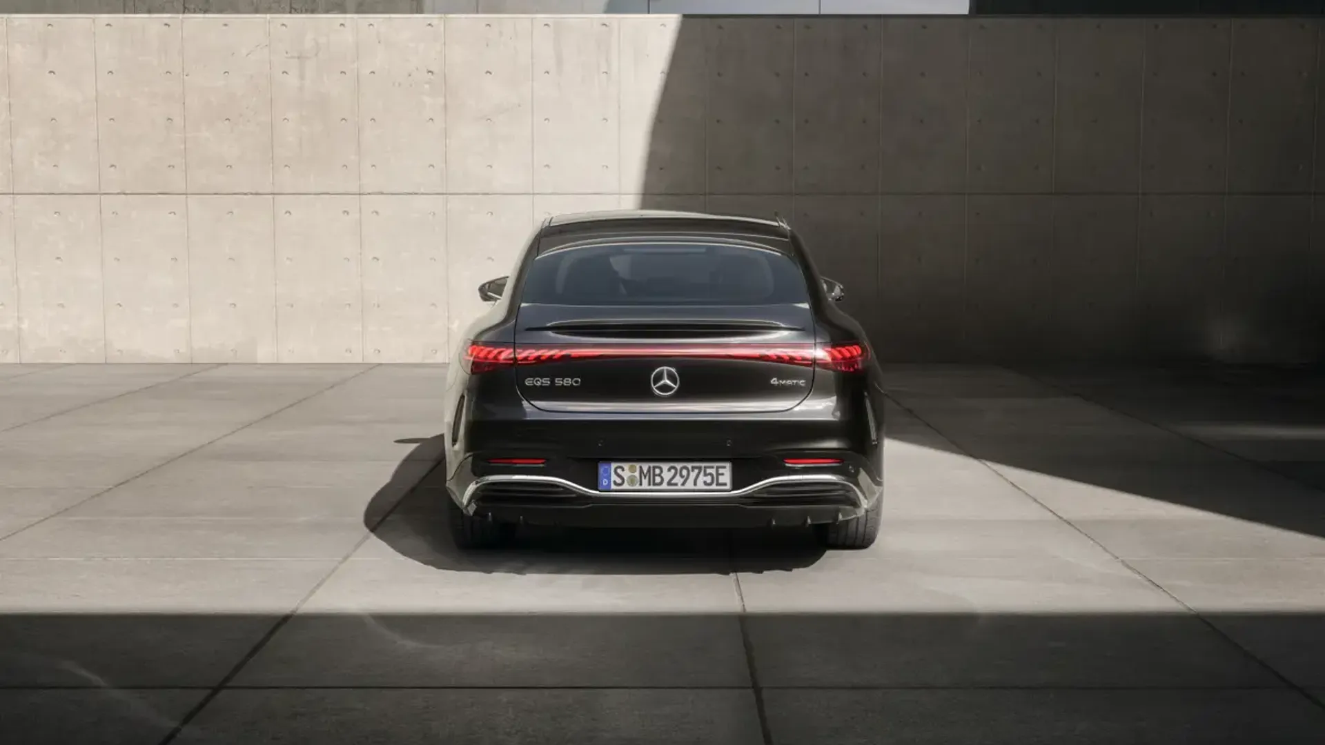 Elettronauti - Mercedes-Benz EQS 400 (MY26) - Nero - Esterno - Vista anteriore a tre quarti