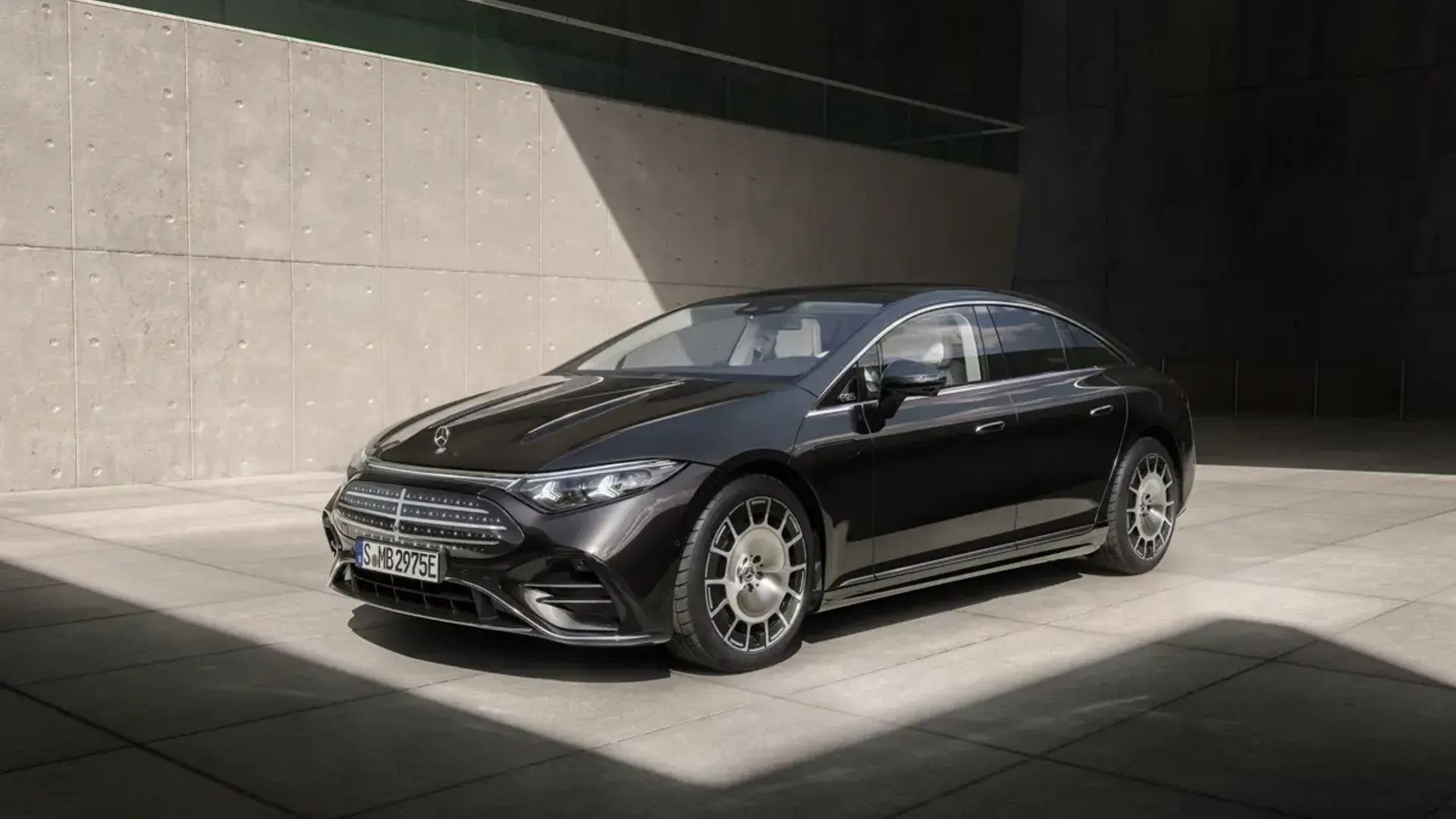 Elettronauti - Mercedes-Benz EQS 400 (MY26) - Dark Grey - Esterno - Vista anteriore a tre quarti