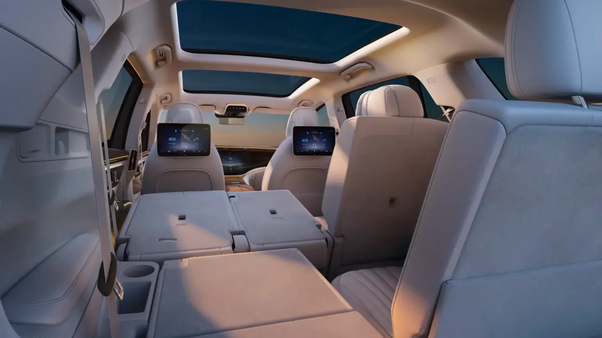 Elettronauti - Mercedes-Benz EQS SUV 450 4MATIC - Vano di carico - Bagagliaio