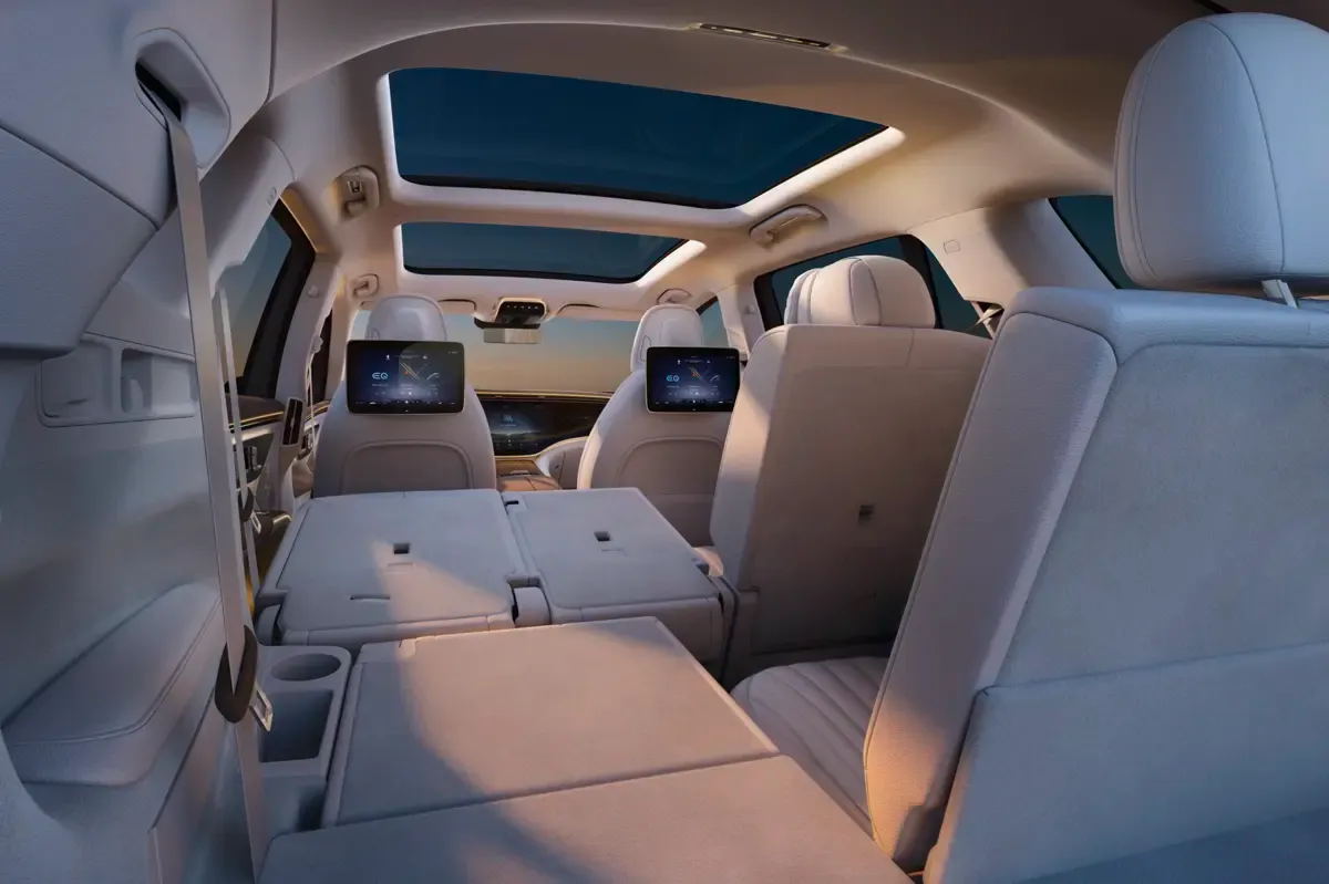 Elettronauti - Mercedes-Benz EQS SUV 450 4MATIC - Vano di carico - Bagagliaio