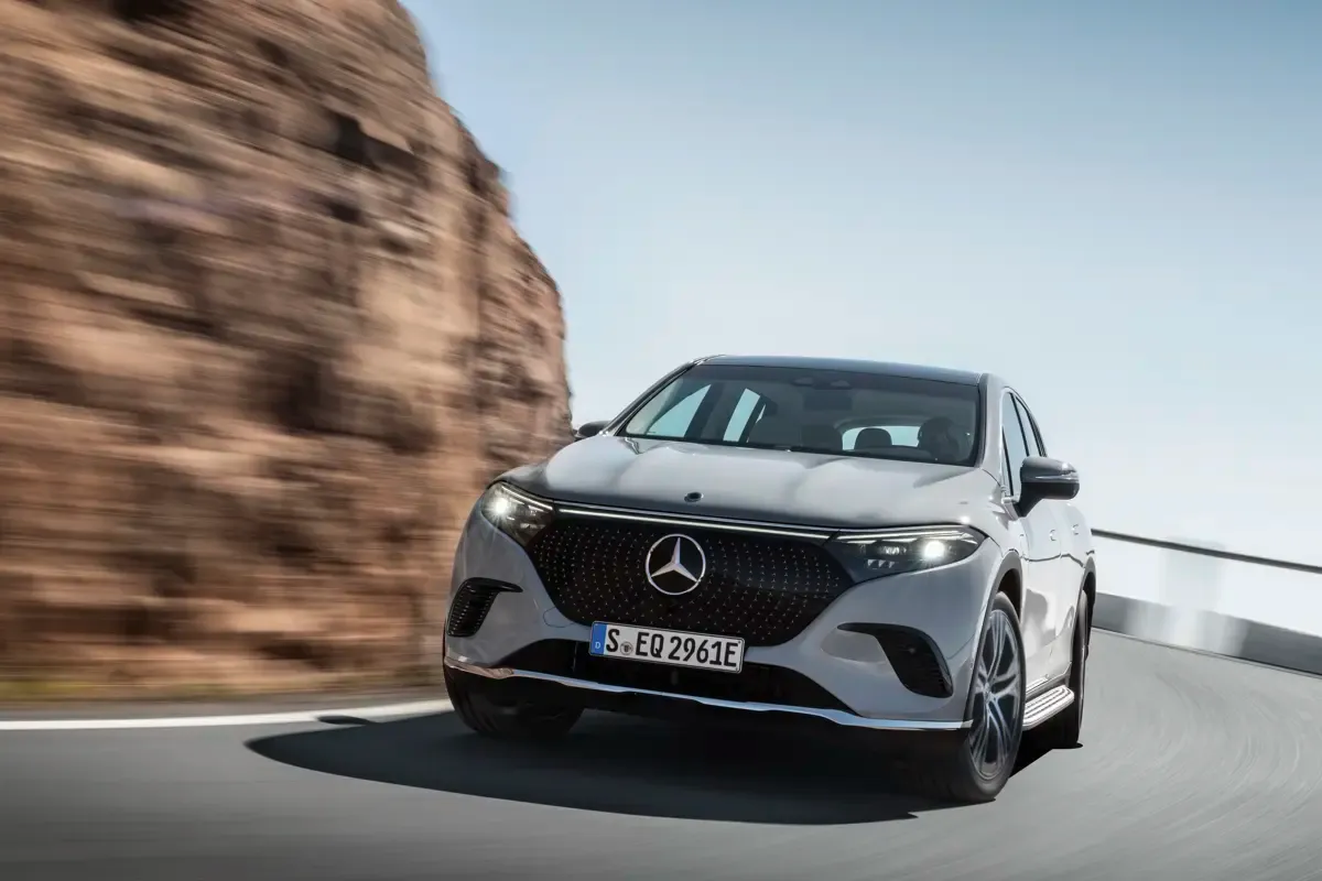 Elettronauti - Mercedes-Benz EQS SUV 450 4MATIC - Esterno - Vista anteriore