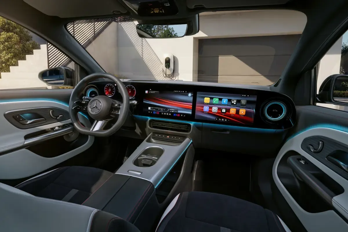 Elettronauti - Mercedes-Benz GLA 200 - Plancia - Vista della plancia