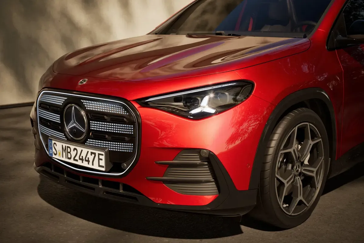 Elettronauti - Mercedes-Benz GLA 200 - Esterno - Vista anteriore