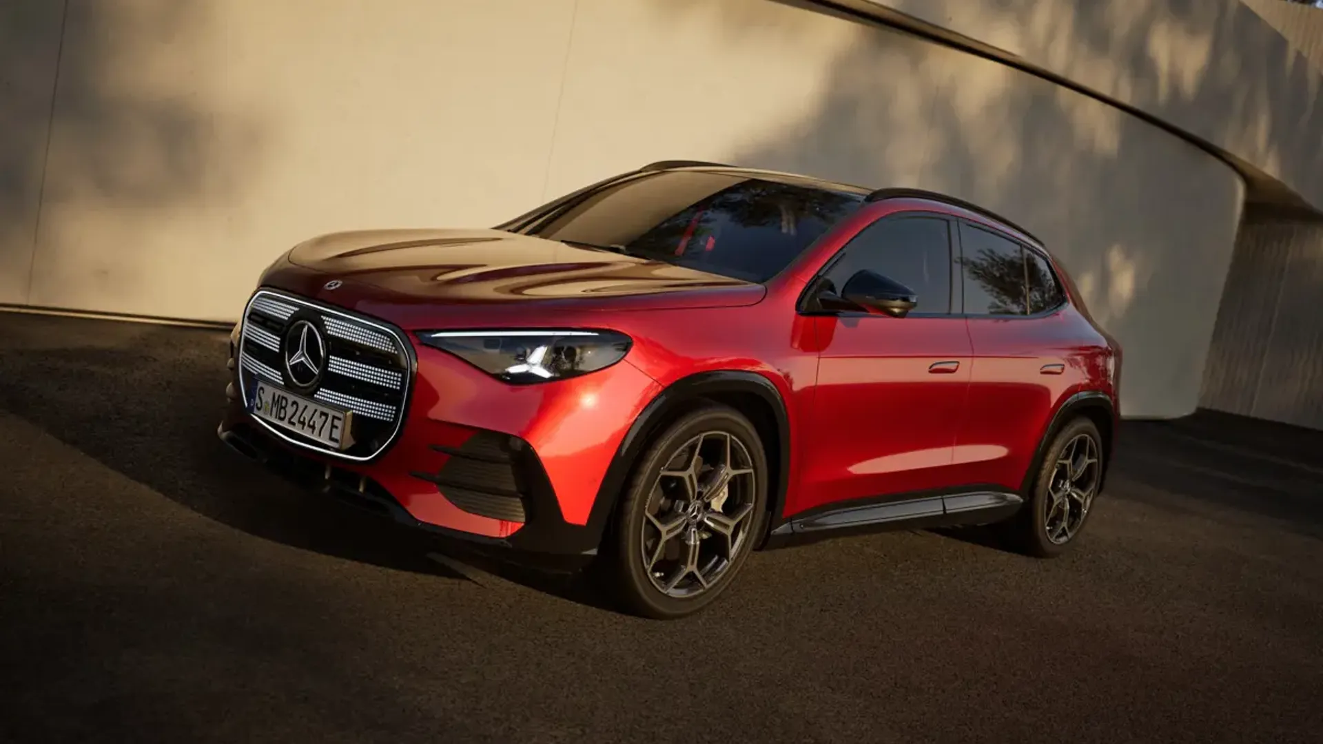 Elettronauti - Mercedes-Benz GLA 200 - Blu - Esterno - Vista anteriore a tre quarti