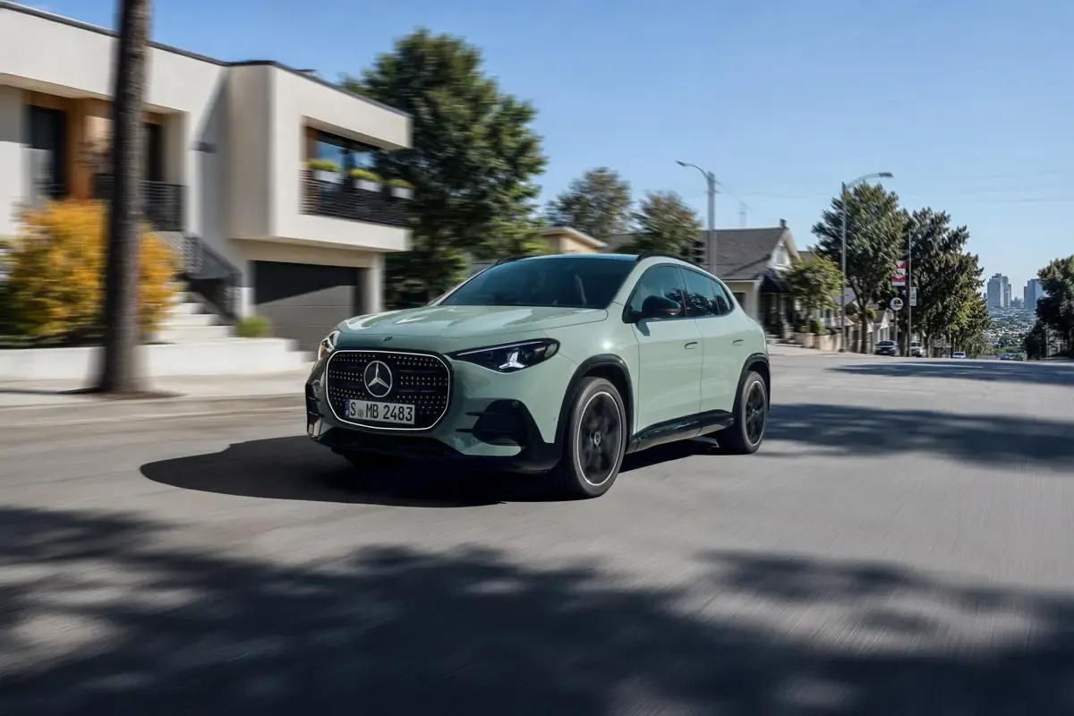 Elettronauti - Mercedes-Benz GLA 200 - Grigio - Esterno - Vista anteriore a tre quarti