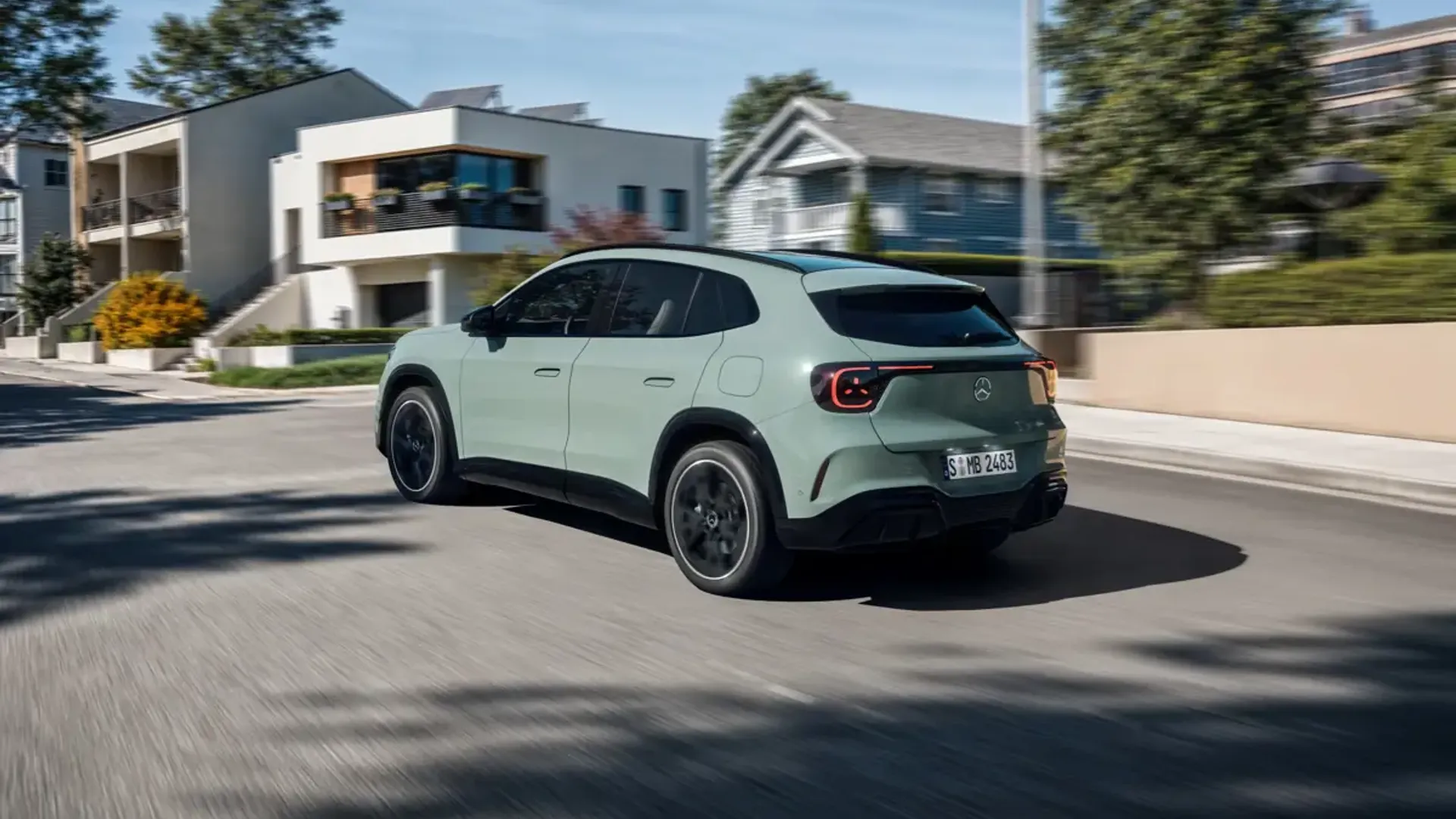 Elettronauti - Mercedes-Benz GLA 200 - Grigio - Esterno - Vista anteriore a tre quarti