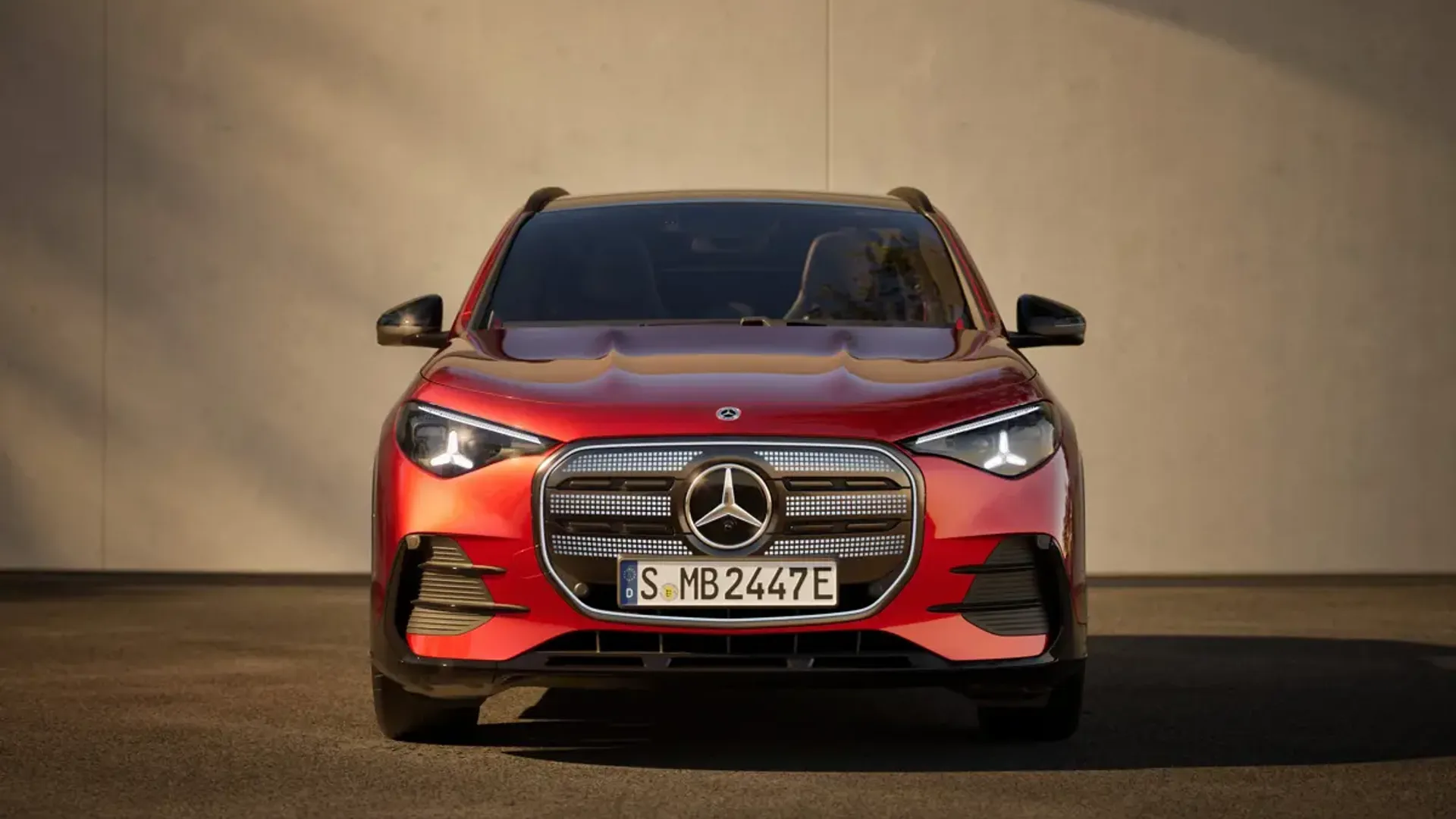 Elettronauti - Mercedes-Benz GLA 200 - Grigio - Esterno - Vista anteriore a tre quarti