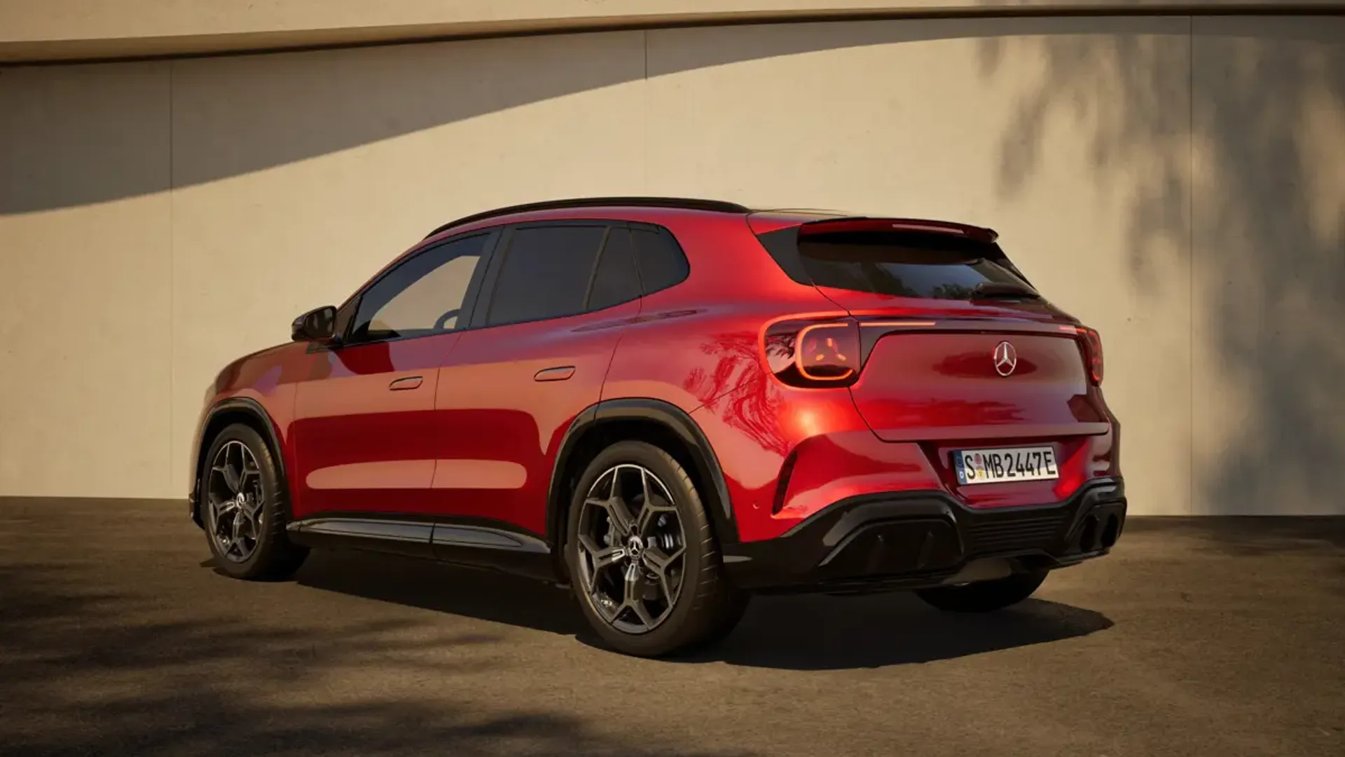 Elettronauti - Mercedes-Benz GLA 200 - Grigio - Esterno - Vista anteriore a tre quarti