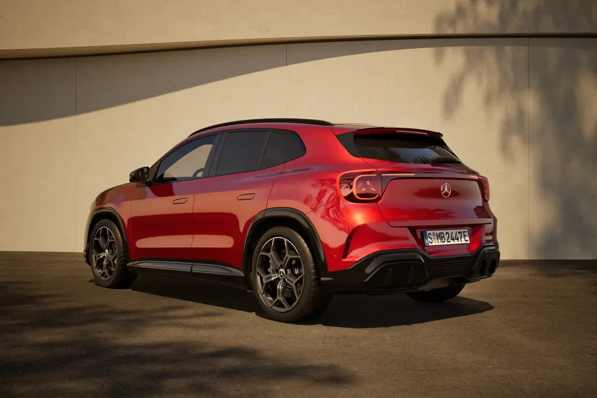 Elettronauti - Mercedes-Benz GLA 200 - Grigio - Esterno - Vista anteriore a tre quarti
