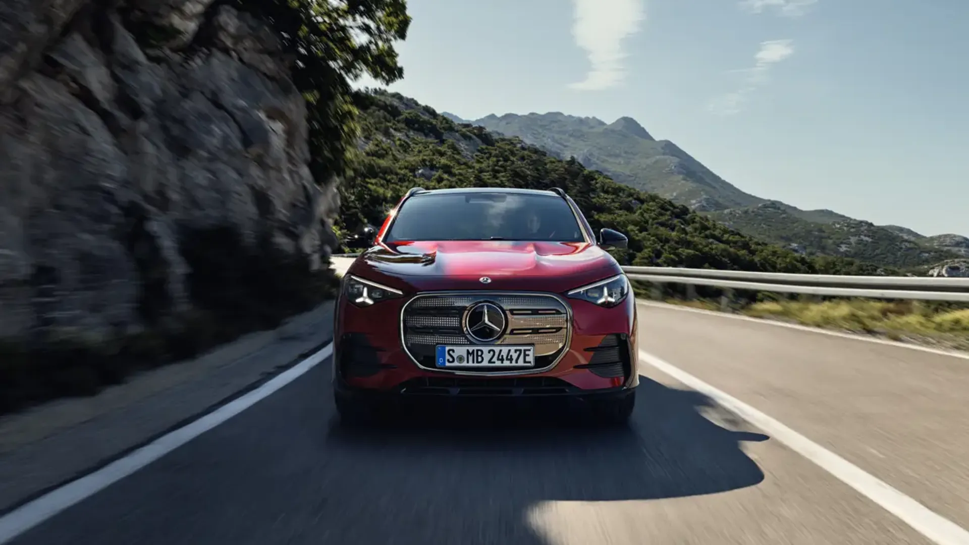 Elettronauti - Mercedes-Benz GLA 200 - Grigio - Esterno - Vista anteriore a tre quarti
