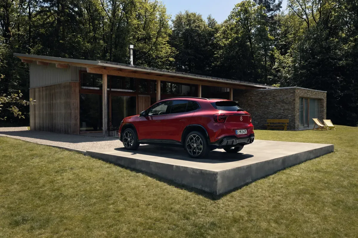 Elettronauti - Mercedes-Benz GLA 200 - Grigio - Esterno - Vista anteriore a tre quarti