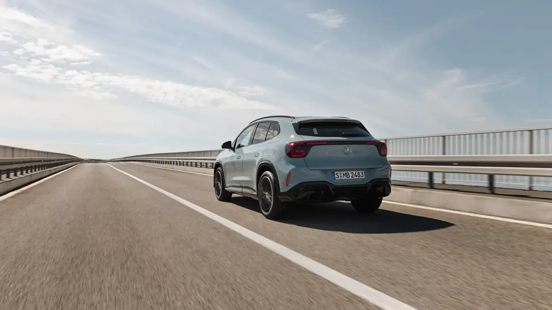 Elettronauti - Mercedes-Benz GLA 200 - Grigio - Esterno - Vista anteriore a tre quarti