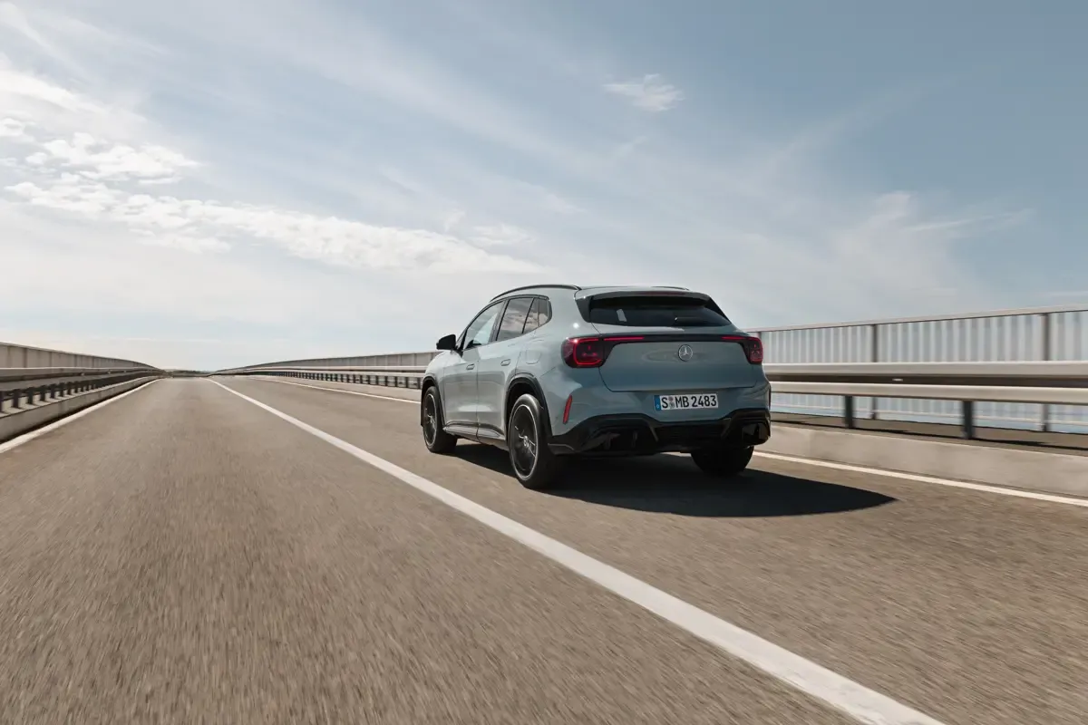 Elettronauti - Mercedes-Benz GLA 200 - Grigio - Esterno - Vista anteriore a tre quarti