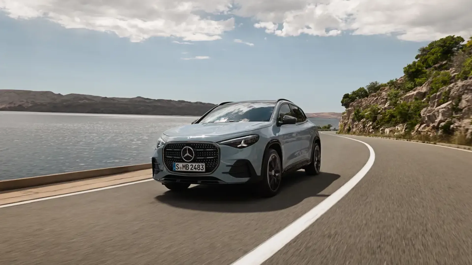 Elettronauti - Mercedes-Benz GLA 200 - Grigio - Esterno - Vista anteriore a tre quarti