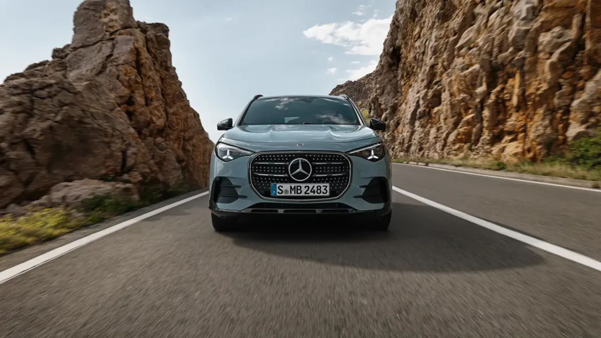 Elettronauti - Mercedes-Benz GLA 200 - Grigio - Esterno - Vista anteriore a tre quarti