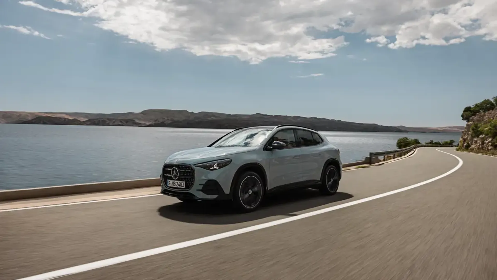 Elettronauti - Mercedes-Benz GLA 200 - Grigio - Esterno - Vista anteriore a tre quarti