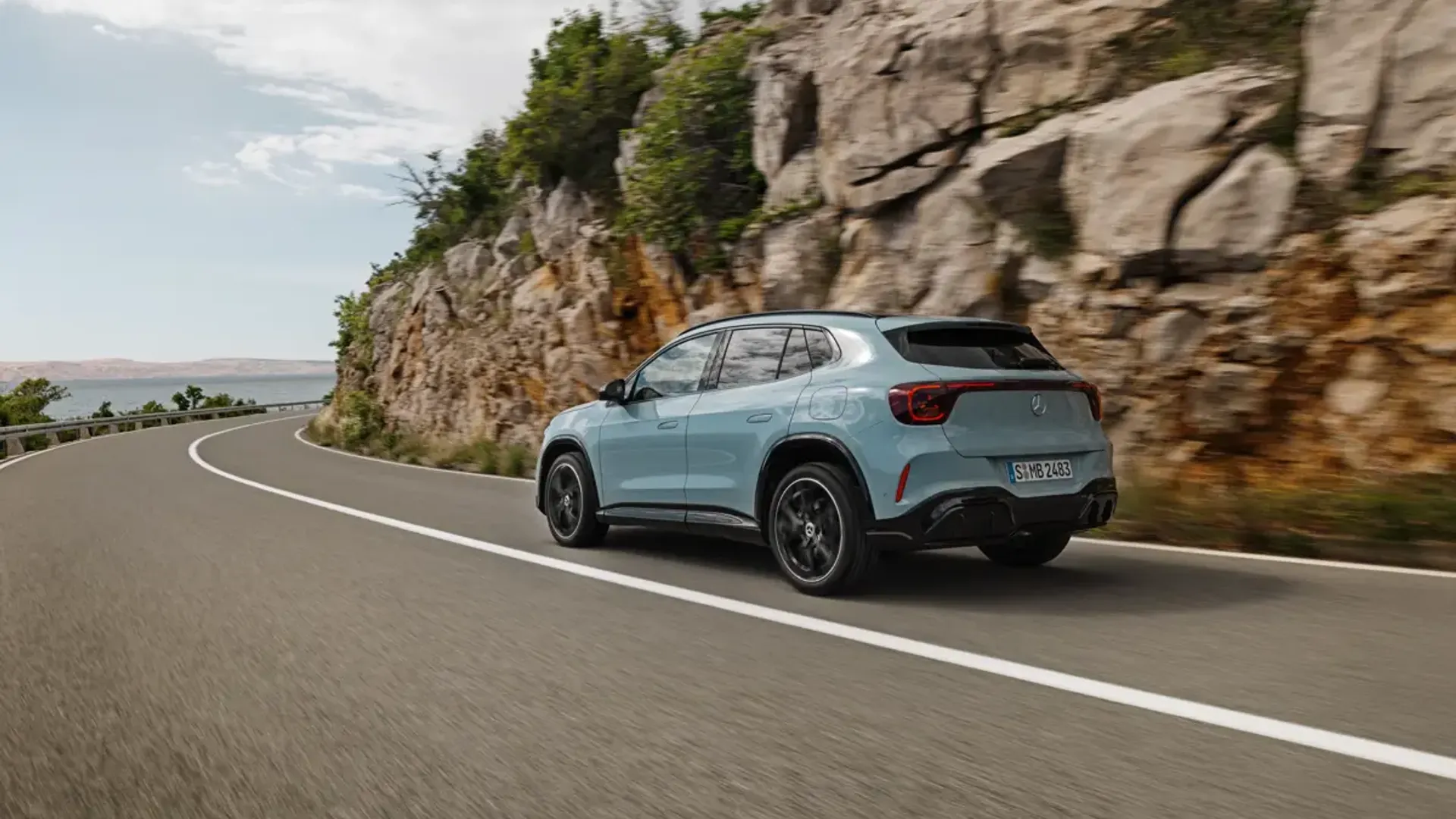 Elettronauti - Mercedes-Benz GLA 200 - Grigio - Esterno - Vista anteriore a tre quarti
