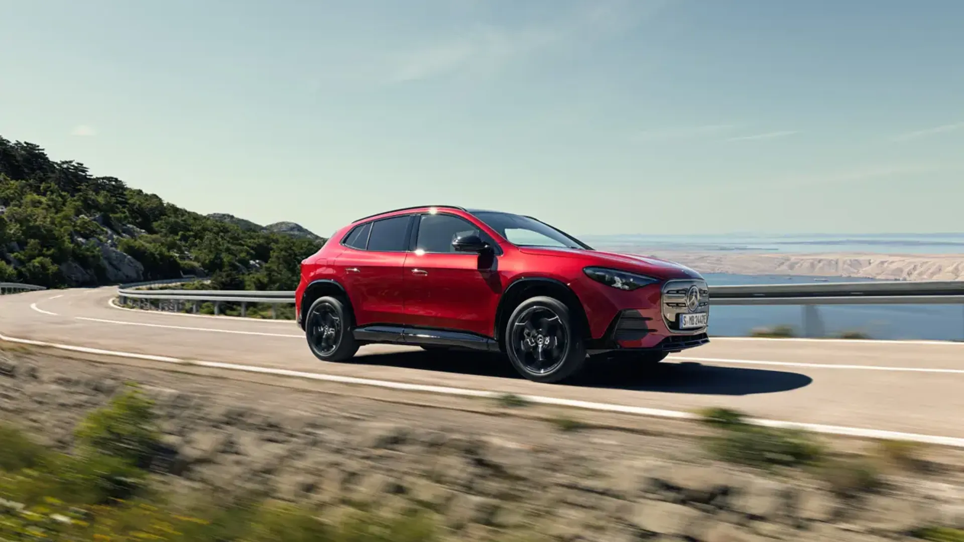 Elettronauti - Mercedes-Benz GLA 200 - Argento - Esterno - Vista anteriore a tre quarti