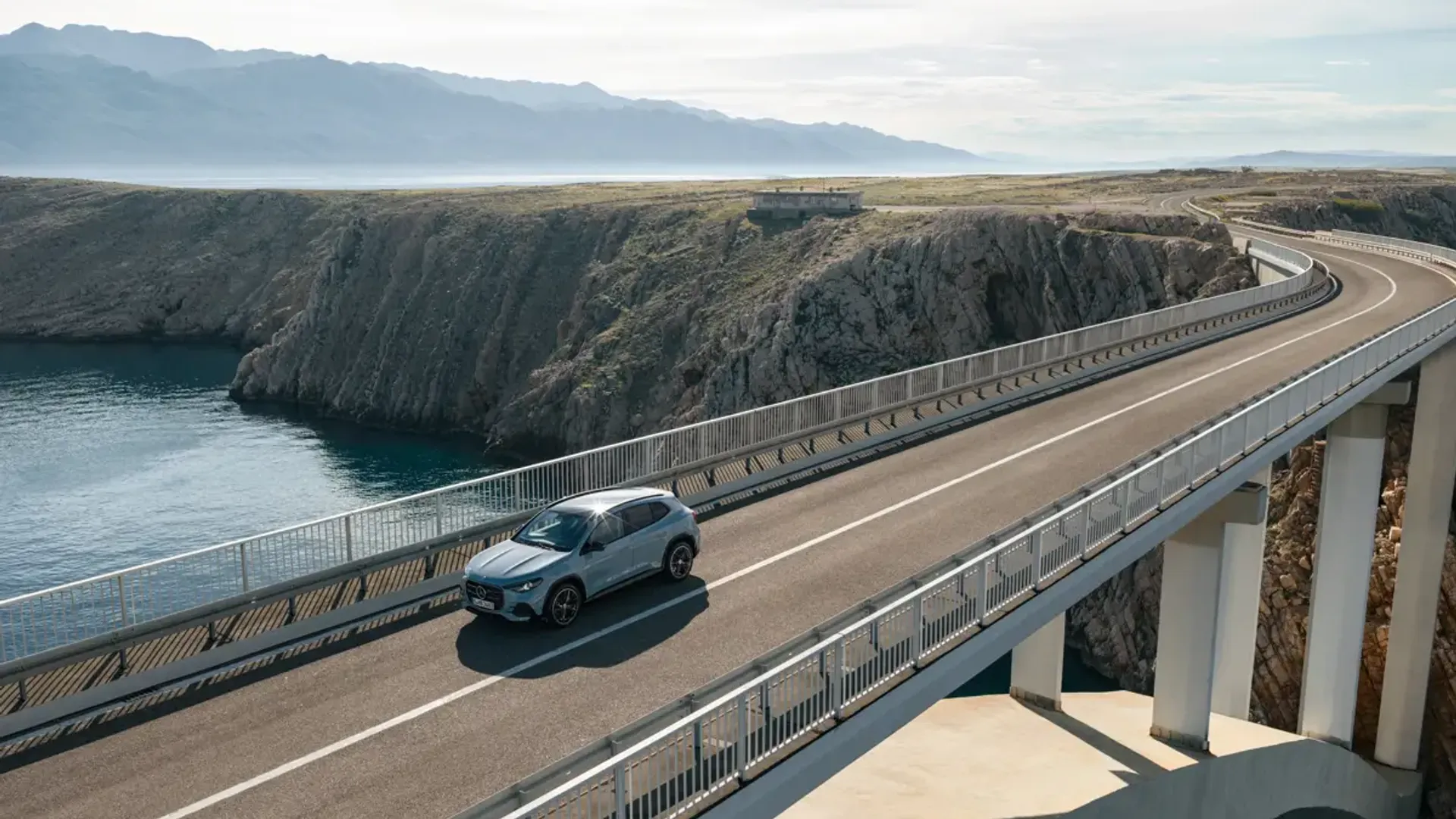 Elettronauti - Mercedes-Benz GLA 200 - Bianco - Esterno - Vista anteriore a tre quarti