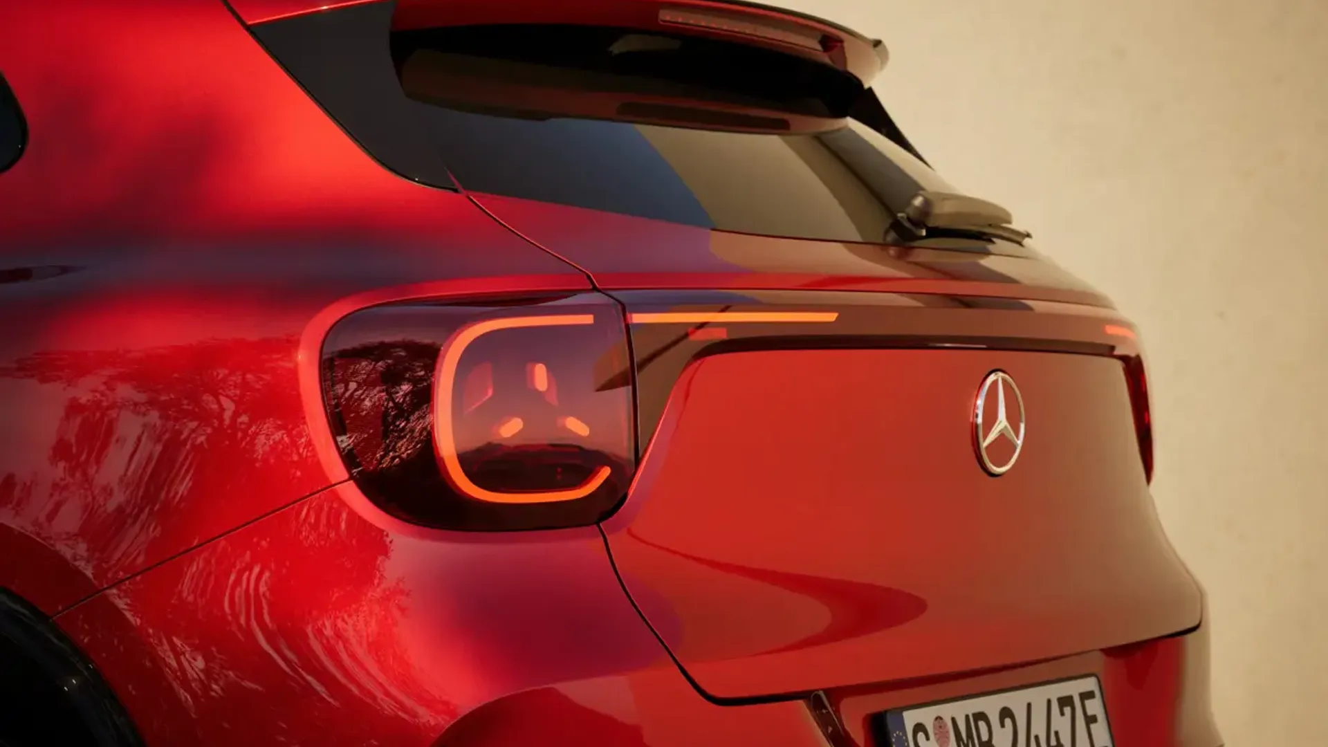 Elettronauti - Mercedes-Benz GLA 200 - Grigio - Esterno - Vista posteriore