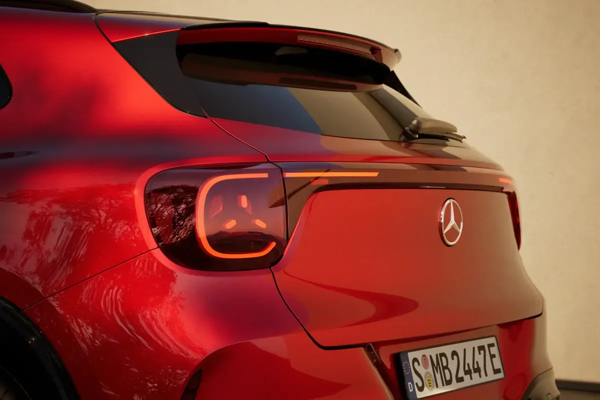 Elettronauti - Mercedes-Benz GLA 200 - Grigio - Esterno - Vista posteriore