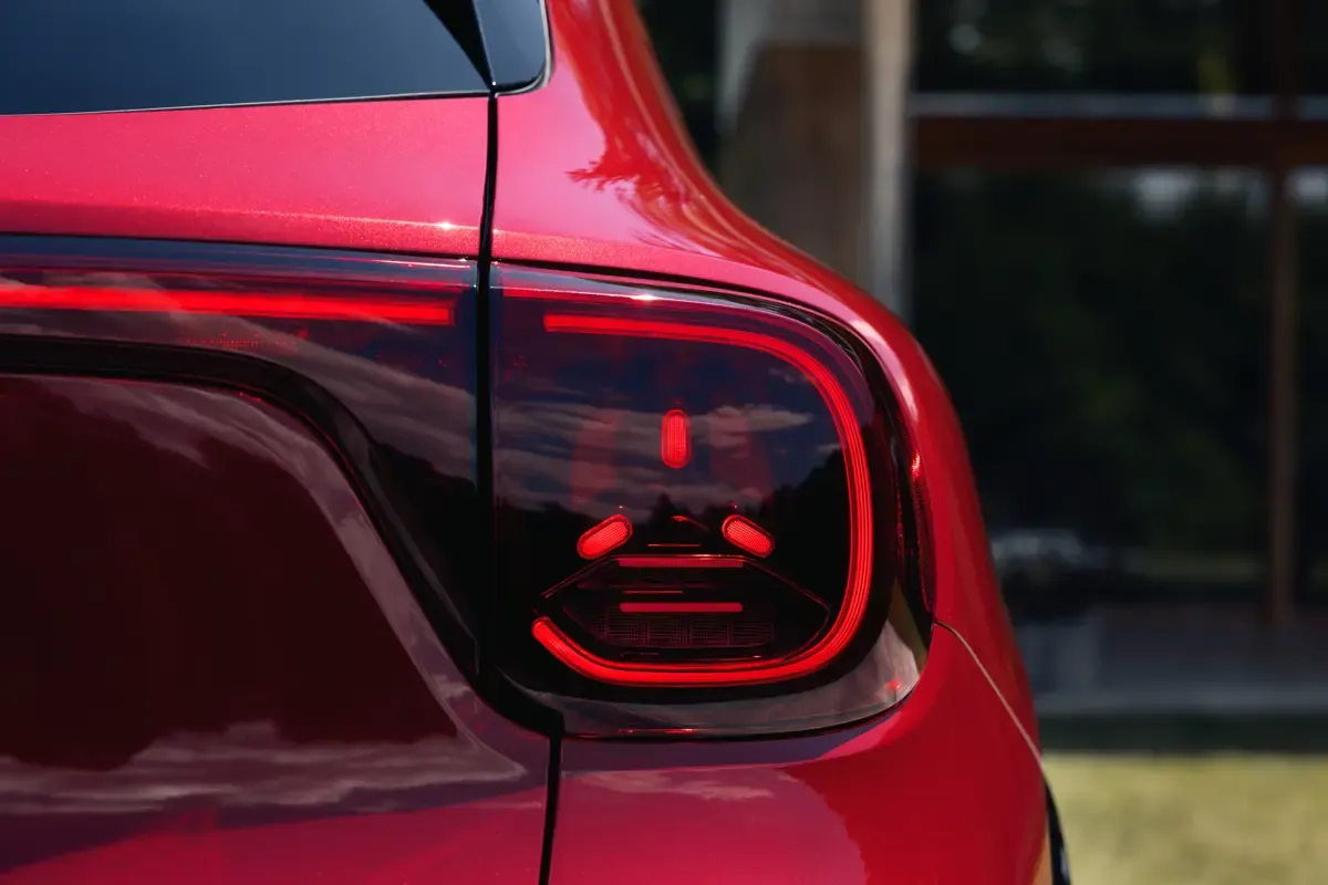 Elettronauti - Mercedes-Benz GLA 200 - Argento - Esterno - Vista posteriore