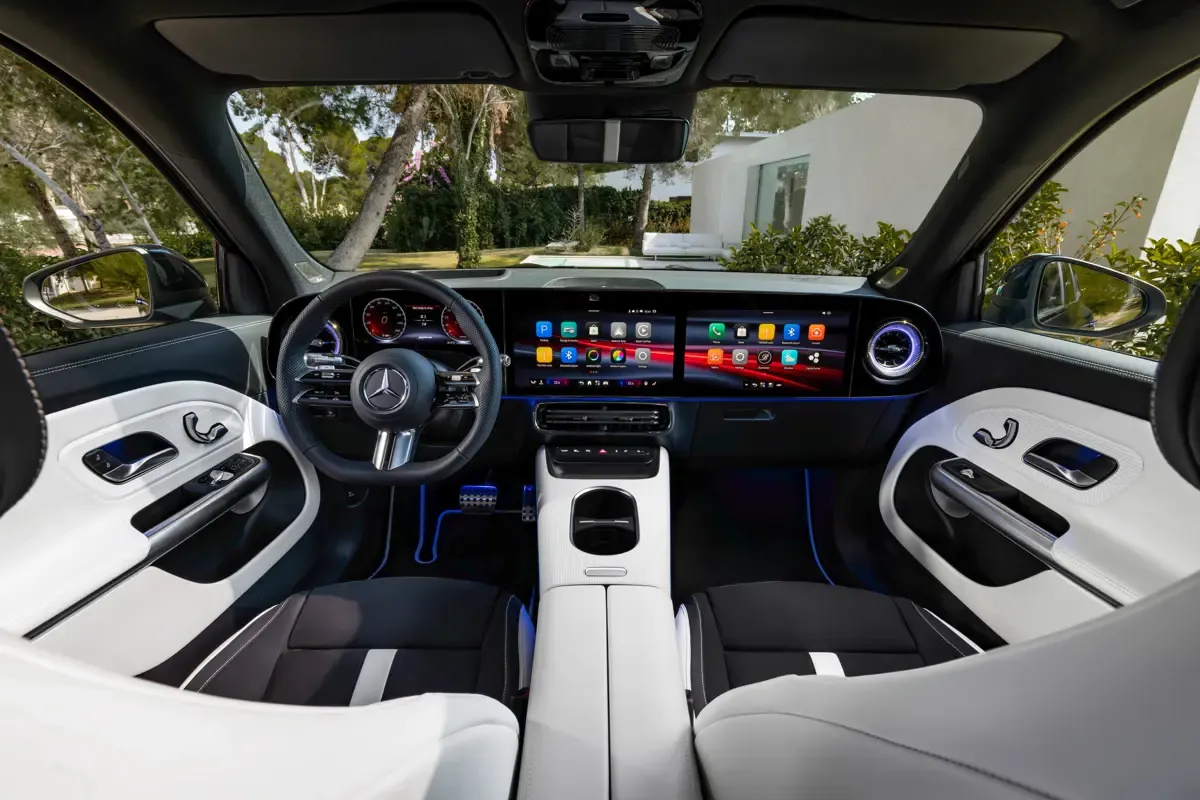 Elettronauti - Mercedes-Benz GLB 250+ - Interni - Sedili anteriori