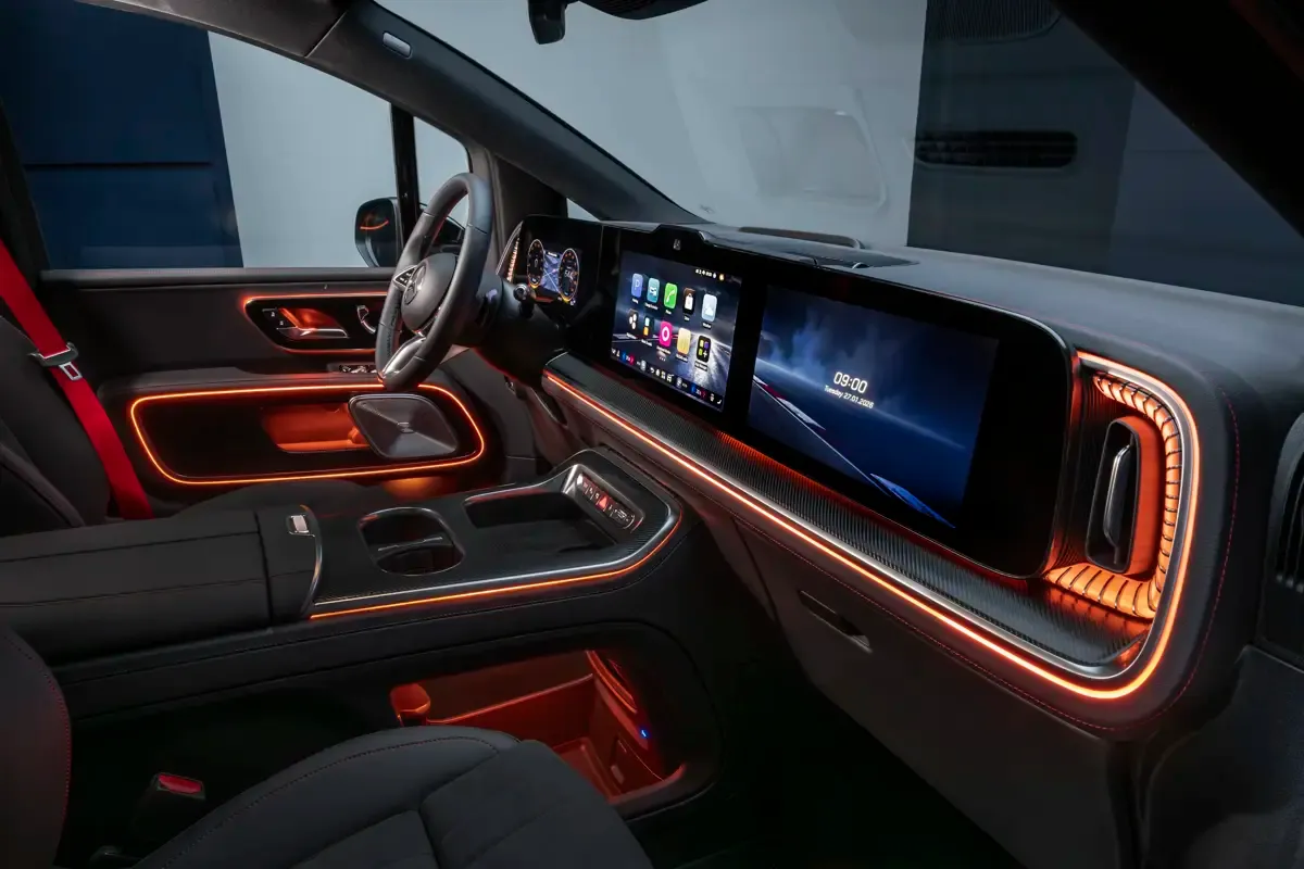 Elettronauti - Mercedes-Benz VLE 300 - Plancia - Vista della plancia
