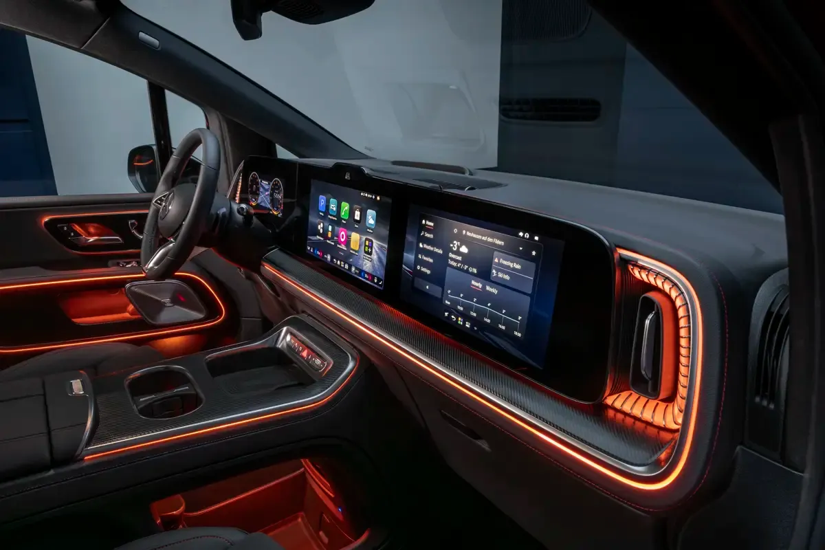Elettronauti - Mercedes-Benz VLE 300 - Plancia - Vista della plancia