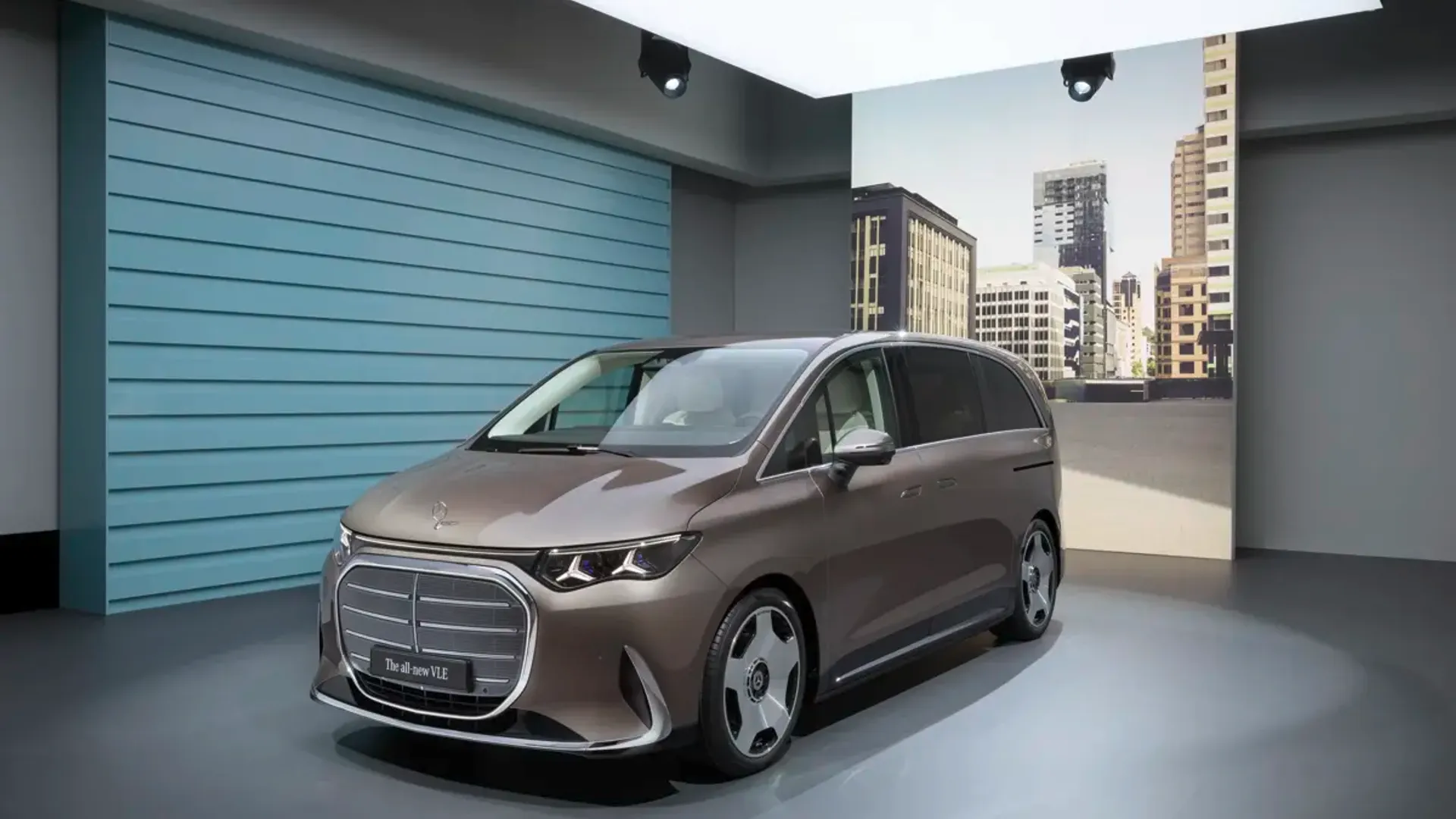 Elettronauti - Mercedes-Benz VLE 300 - Nero - Esterno - Vista anteriore a tre quarti