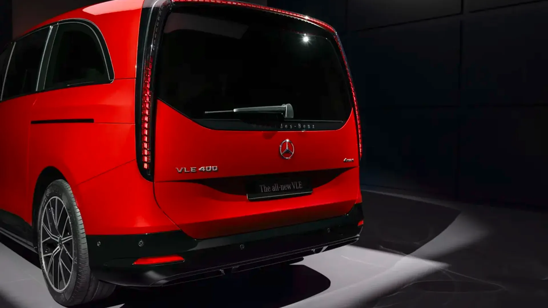 Elettronauti - Mercedes-Benz VLE 300 - Argento - Esterno - Vista anteriore a tre quarti